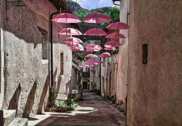 网络爆炸：黑料网流出女星私照，引发伦理争议