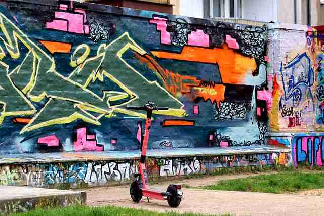 探秘抖音成人版会员专属权益设置-用户运营策略